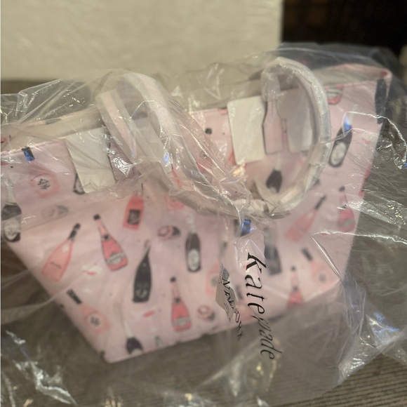 Kate Spade Champagne Margarita tote. NWT. Still have bag. Super cute!! - Picture 6 of 7